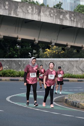 Race photo from Assurance Fun Run 2024