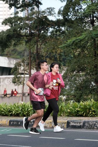 Race photo from Assurance Fun Run 2024