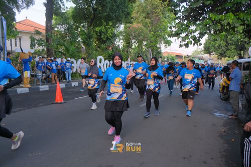 Race photo from Isoplus Run 2024 Surabaya