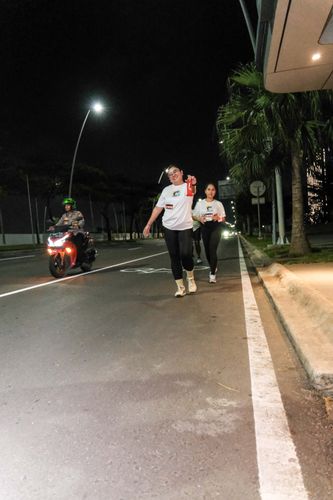 Race photo from PIK NITE RUN VIBES