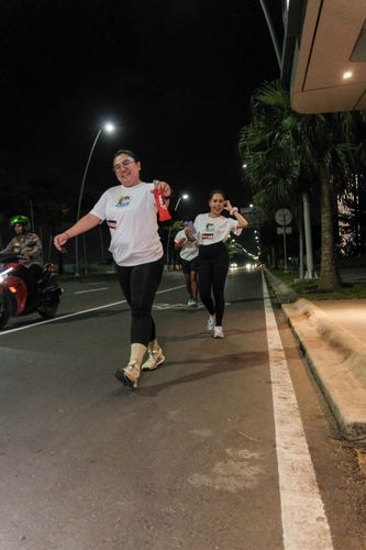 Race photo from PIK NITE RUN VIBES