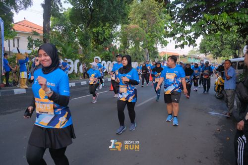 Race photo from Isoplus Run 2024 Surabaya