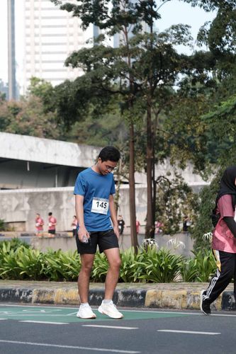 Race photo from Assurance Fun Run 2024