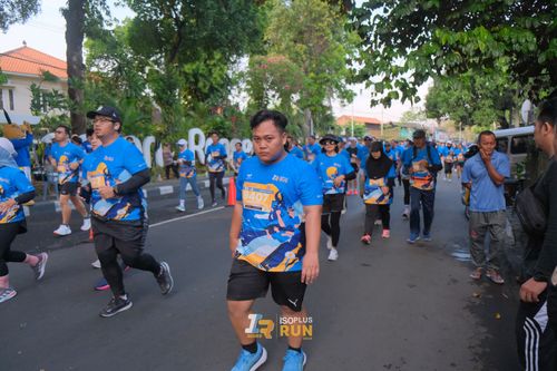 Race photo from Isoplus Run 2024 Surabaya