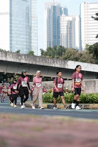 Race photo from Assurance Fun Run 2024