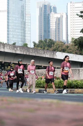 Race photo from Assurance Fun Run 2024
