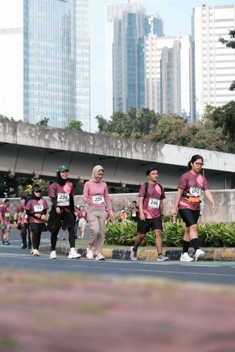 Race photo from Assurance Fun Run 2024