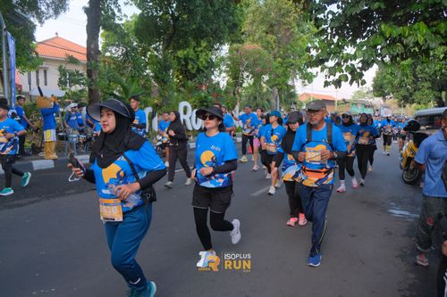 Race photo from Isoplus Run 2024 Surabaya