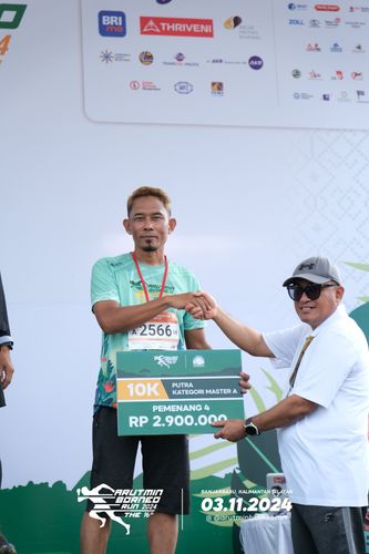 Race photo from Arutmin Borneo Run 2024