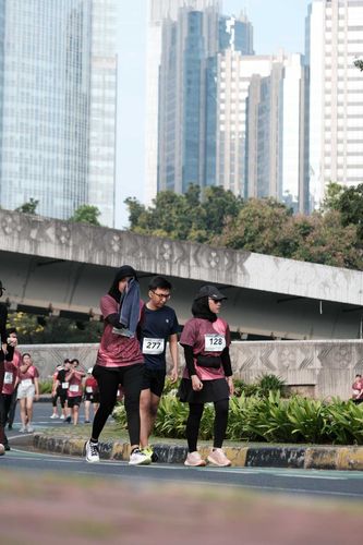 Race photo from Assurance Fun Run 2024