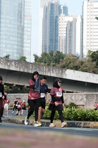 Race photo from Assurance Fun Run 2024