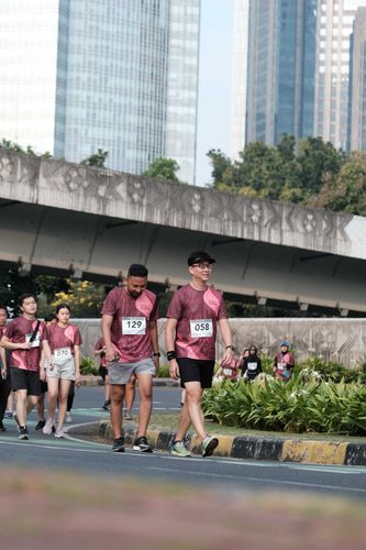 Race photo from Assurance Fun Run 2024