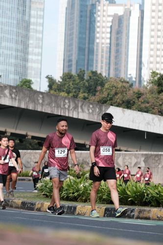 Race photo from Assurance Fun Run 2024