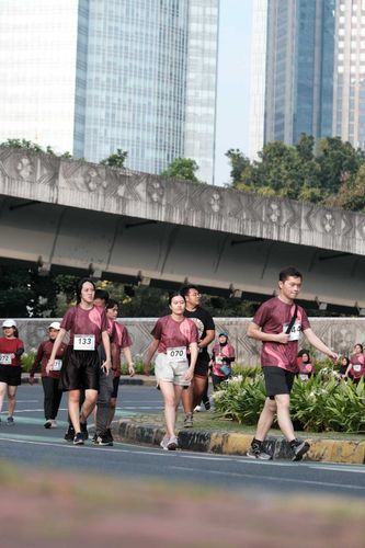 Race photo from Assurance Fun Run 2024