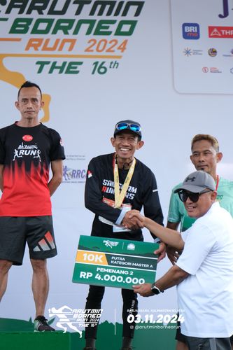 Race photo from Arutmin Borneo Run 2024