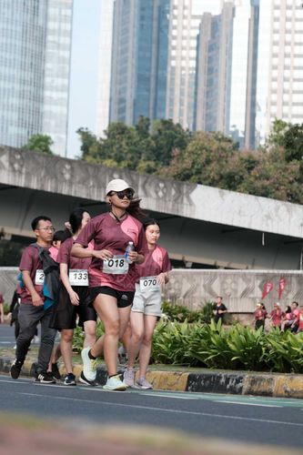 Race photo from Assurance Fun Run 2024