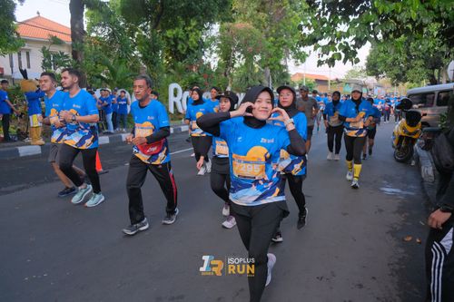 Race photo from Isoplus Run 2024 Surabaya
