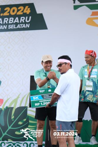 Race photo from Arutmin Borneo Run 2024