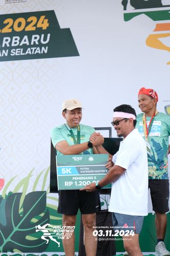 Race photo from Arutmin Borneo Run 2024