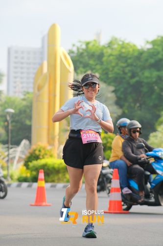 Race photo from Isoplus Run 2024 Surabaya