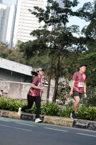 Race photo from Assurance Fun Run 2024