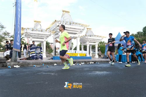 Race photo from Isoplus Run 2024 Surabaya