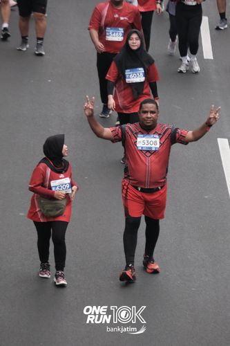 Race photo from ONE RUN 10 K