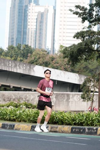Race photo from Assurance Fun Run 2024