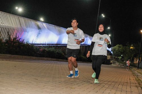 Race photo from PIK NITE RUN VIBES