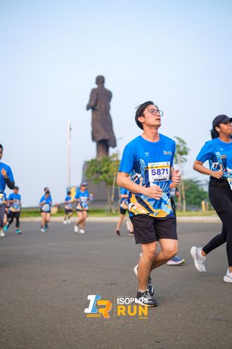 Race photo from ISOPlus Run 2024 Jakarta