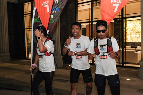 Race photo from PIK NITE RUN VIBES