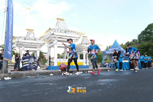 Race photo from Isoplus Run 2024 Surabaya