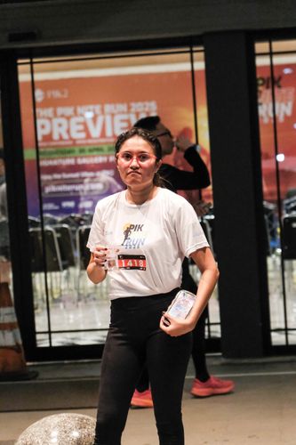 Race photo from PIK NITE RUN VIBES
