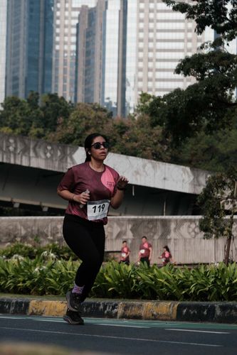 Race photo from Assurance Fun Run 2024