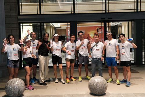 Race photo from PIK NITE RUN VIBES