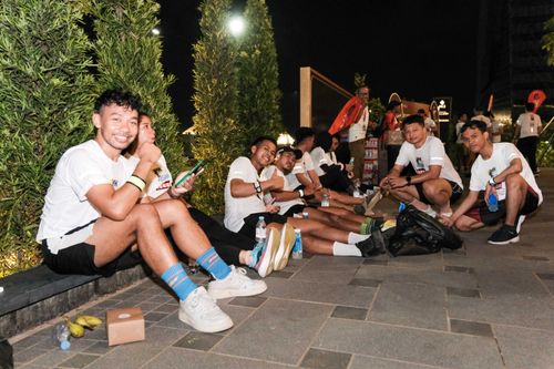 Race photo from PIK NITE RUN VIBES