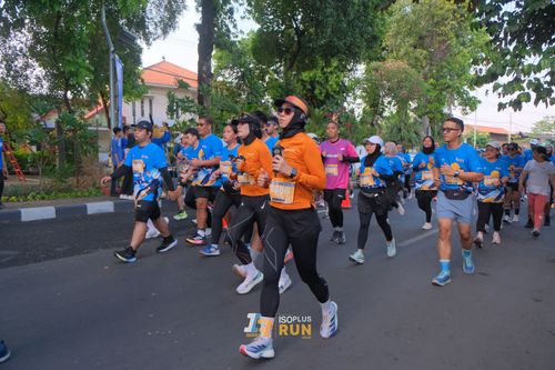 Race photo from Isoplus Run 2024 Surabaya