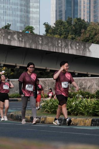 Race photo from Assurance Fun Run 2024