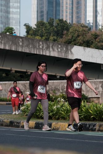 Race photo from Assurance Fun Run 2024