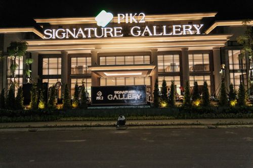 Race photo from PIK NITE RUN VIBES