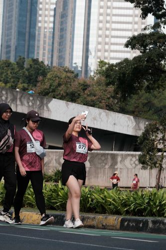 Race photo from Assurance Fun Run 2024