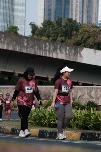 Race photo from Assurance Fun Run 2024
