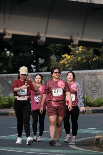 Race photo from Assurance Fun Run 2024
