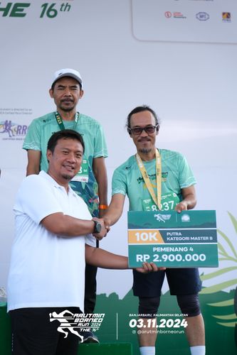 Race photo from Arutmin Borneo Run 2024
