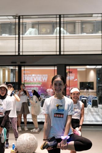 Race photo from PIK NITE RUN VIBES