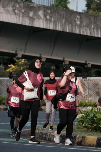 Race photo from Assurance Fun Run 2024