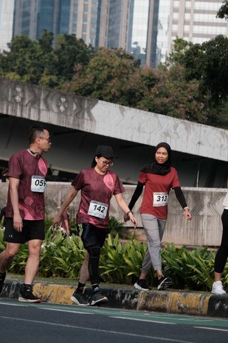 Race photo from Assurance Fun Run 2024