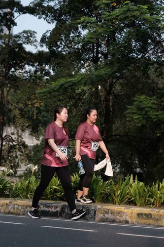 Race photo from Assurance Fun Run 2024
