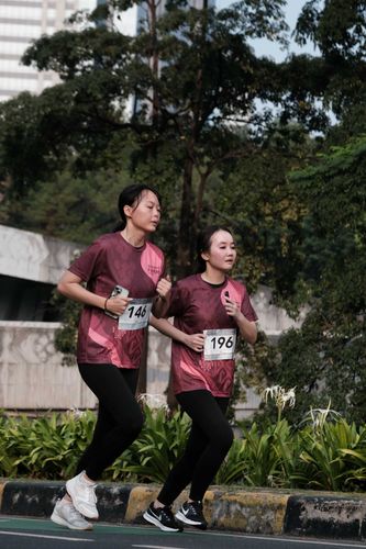 Race photo from Assurance Fun Run 2024