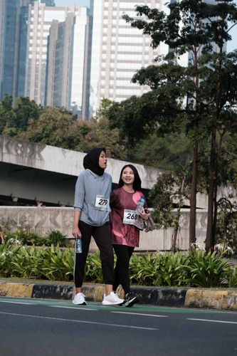 Race photo from Assurance Fun Run 2024